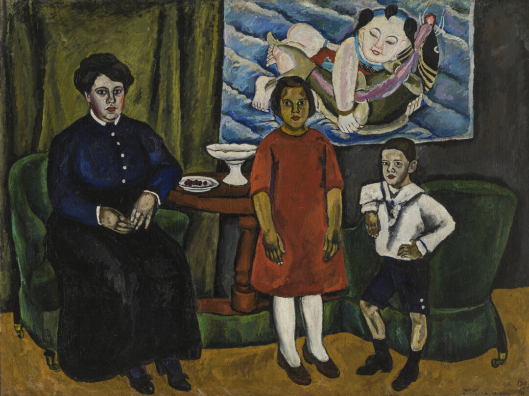    Петр Кончаловский. Семейный портрет (на фоне китайского панно). 1911 Фото: Изображение предоставлено Собака.ru пресс-службой Русского музея