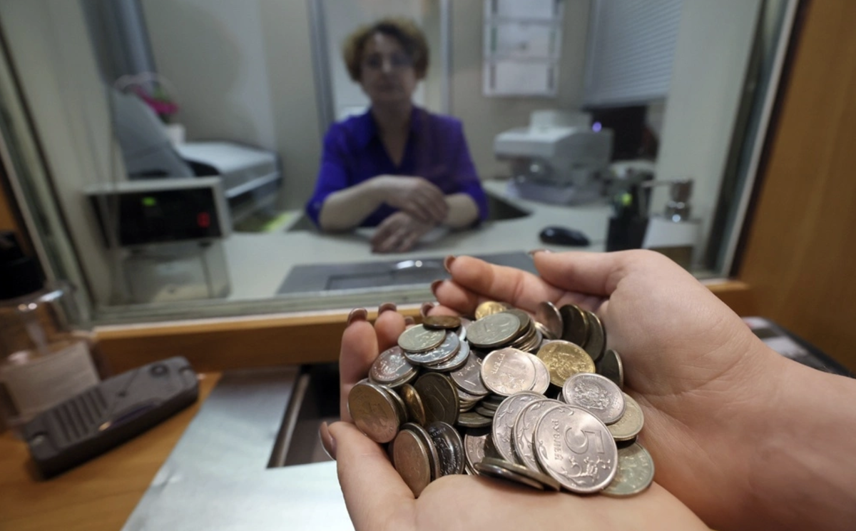 Некоторые горожане специально целый год собирают мелочь, чтобы обменять ее на "Монетной неделе" без процентов. / Олеся Курпяева