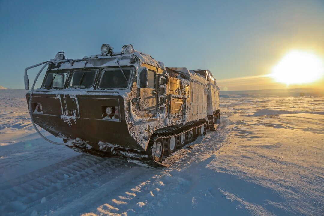 © НПК «Уралвагонзавод» / Двухзвенный вездеход «Витязь» на испытаниях в Арктике