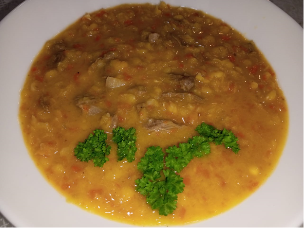 Гороховая каша с мясом говядины. Вкусно и всегда получается.