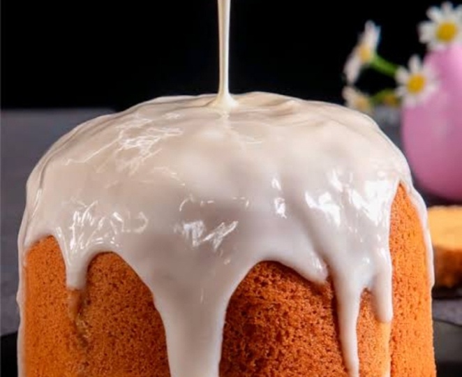 Про куличи: идеальная глазурь на молоке - варить не нужно, взбивать тоже: смешала, нанесла и забыла. Выручает и куличи украшает