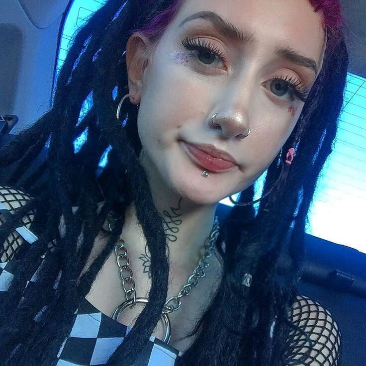 Официальное фото