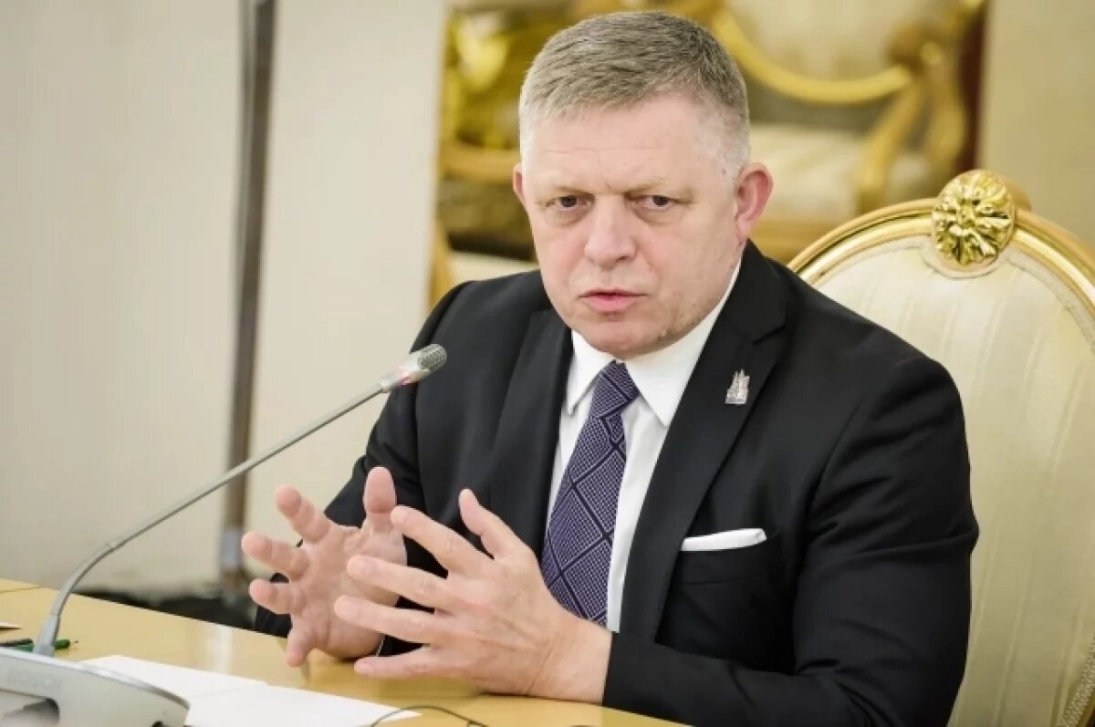    Фицо поблагодарил советских солдат за освобождение Словакии