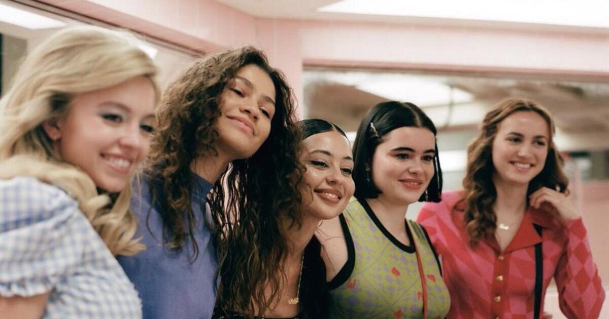 Эйфория
Euphoria, сериал, с 2019 г.
18+