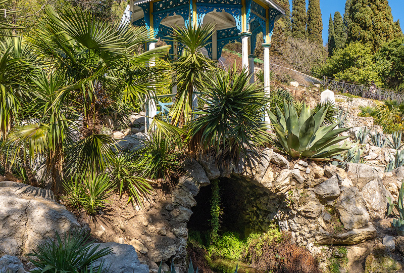 Парад тюльпанов в Никитском ботаническом саду. Крым.