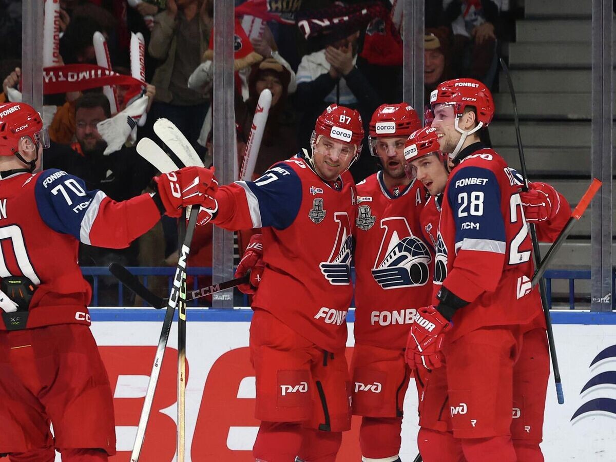    Хоккеисты "Локомотива" | © Фото : Пресс-служба ХК "Локомотив" (Ярославль)