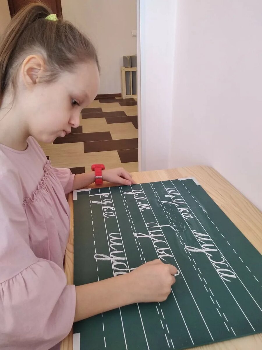 Низкосенсорное воспитание — это не запрет на радости жизни, это гигиена внимания.