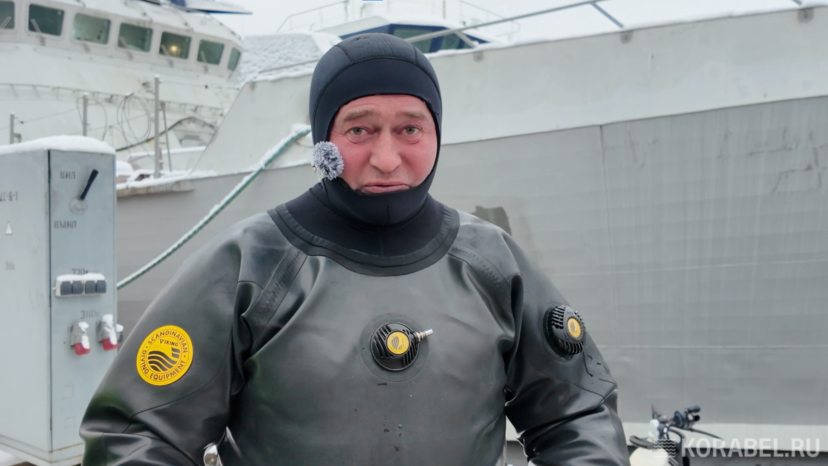 Руководитель водолазной фирмы и водолаз со стажем Николай Саблин, на спуске судна "Грифон-9" / Фото: Корабел.Ру  📷
