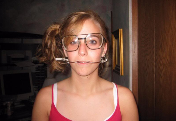 Американка на даче и сказала, что «туалет нарушает права человека». Сосед дядя Коля молча взял палку и показал, где заканчиваются её права