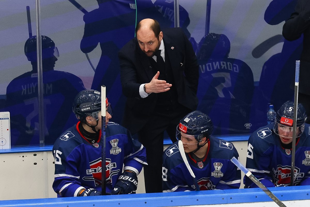    8 апреля главному тренеру «Чайки» Алексею Подалинскому исполнилось 53 года