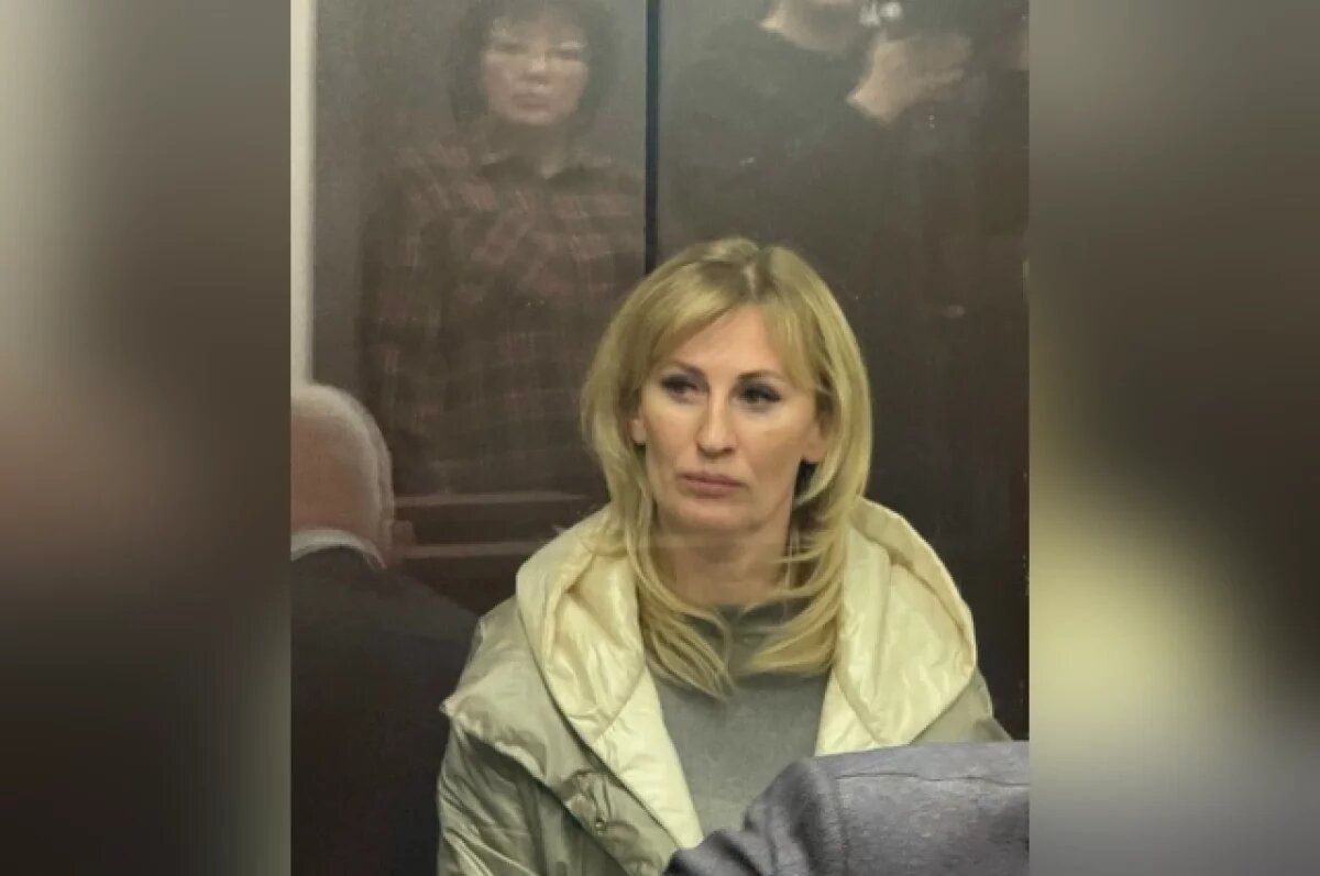    Вместе с ней в деле фигурирует начальник отдела полиции «Комсомольский» Динар Зарипов, которого обвиняют в посредничестве во взяточничестве.