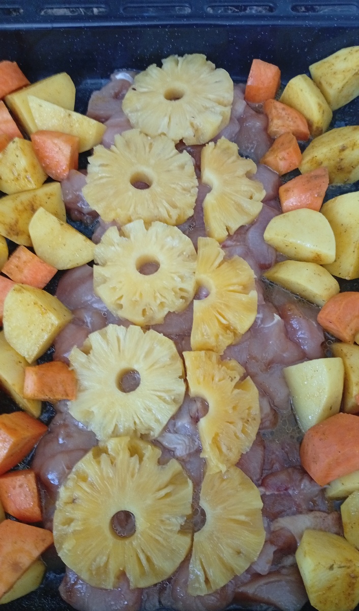 Знаете чего на фото не хватает? Сметаны. 