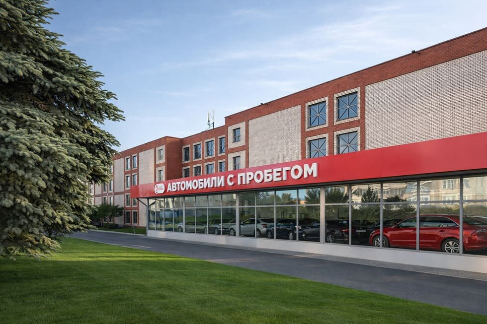 Что такое вывеска на фризе? Рекламный фриз — изготовление, монтаж, проектирование.