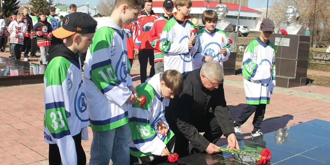 ТЮКАЛИНСК ПРИНЯЛ «ОМСКИХ ОРЛЯТ»: в городе прошел финал традиционного хоккейного турнира
