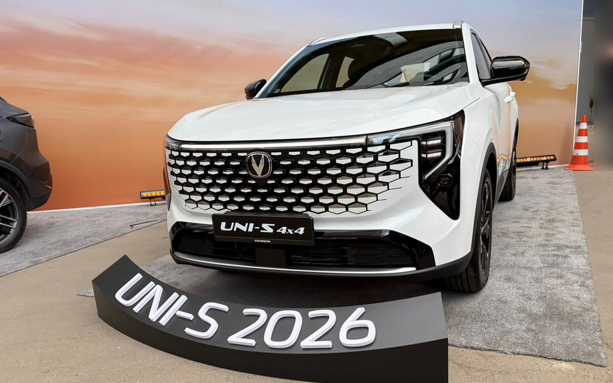 Новинка сезона – кроссовер Uni-S нового поколения с эксклюзивным для России полным приводом
