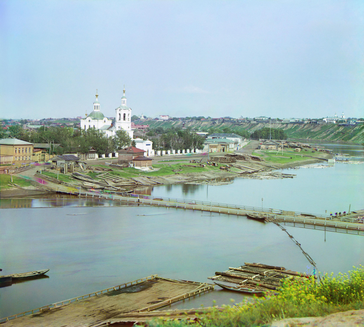 Вид на заречную часть г. Тюмени от монастыря. С запада. Церковь св. Георгия. 1912. Источник - Цветные фотографии С.М. Прокудина-Горского (1902 - 1916)
