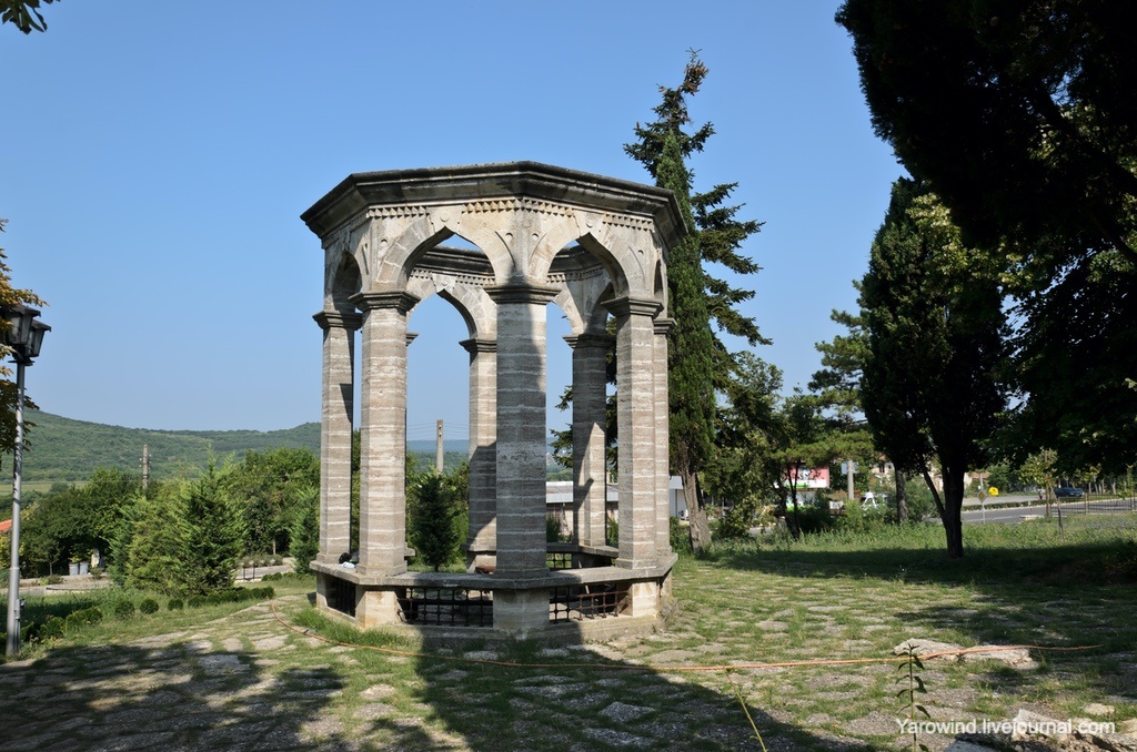 Теке Ак Язылы баба, Оброчище