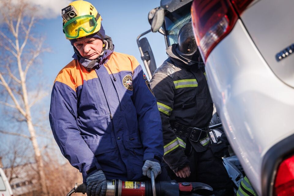    ДТП на улице Трактовой в Барнауле. Источник: Владимир Игнатов