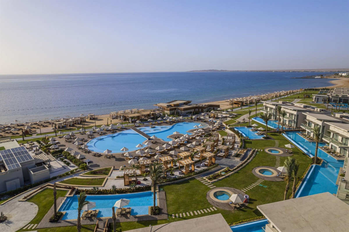 Отлеь «Rixos Premium Magawish Suites & Villas» 5 звёзд — панорамный вид с высоты полёта птиц.