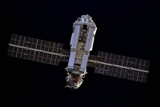    Нефтяные компании США пожаловались Трампу на сборы Ирана за проход через Ормузский пролив (фото: Wikimedia Commons / Bricktop)