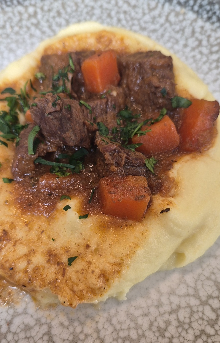 Идеальный гуляш с идеальным пюре. 