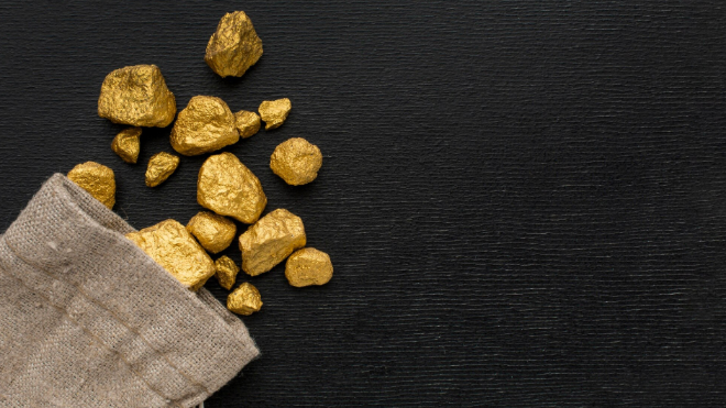 Фото: https://ru.freepik.com/free-photo/top-view-gunny-sack-with-gold-ore_10740326.htm#