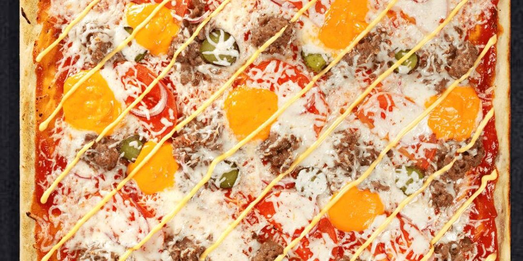 В пицца Рикка появились новинки! Одна для любителей груши с сыром, другая для любителей сочетания вкуса «чизбургер