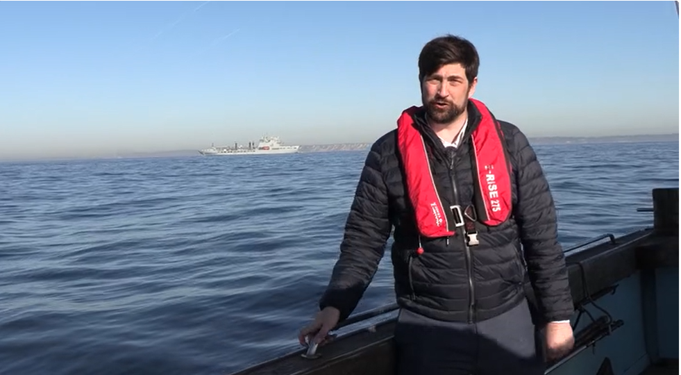 Фееричный репортаж британца о проходе фрегата "Григорович" через Ла-Манш