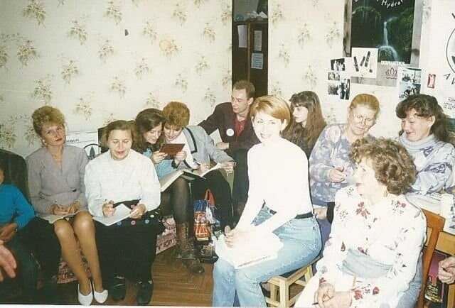 Собрание продавцов Гербалайф на квартире у одного из менеджеров