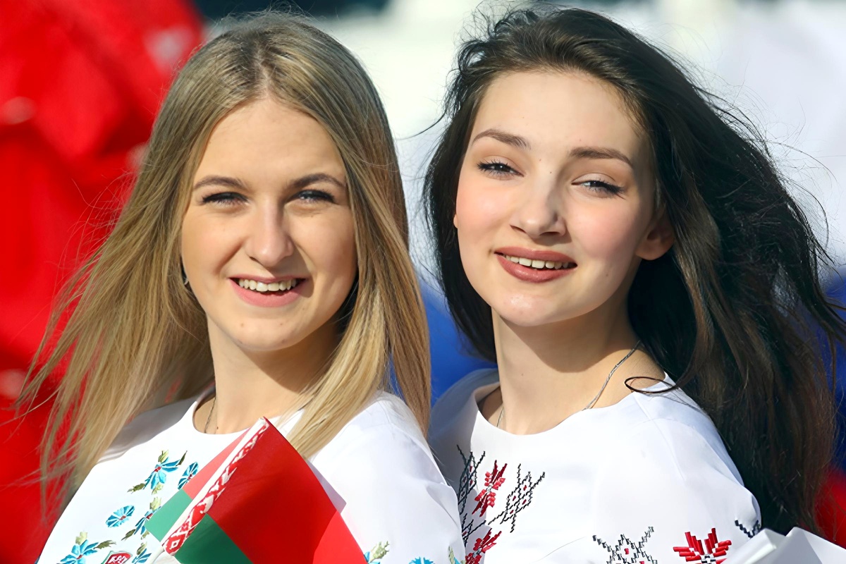 В соседней стране в Белоруссии не только пытаются сдерживать рост цен, но и повышать уровень жизни населения.