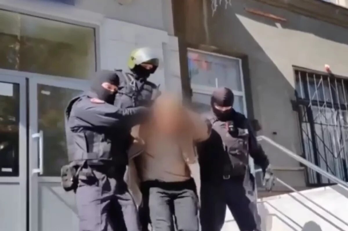    В Магнитогорске задержали замдиректора педагогического колледжа за взятку