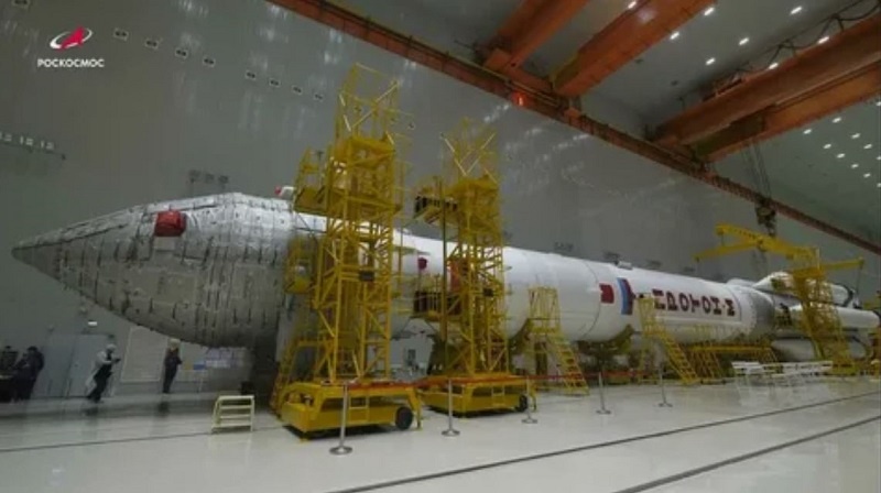 Она готова. Ракета, которая выведет на орбиту первый модуль нашей станции. Осталось дождаться старта.