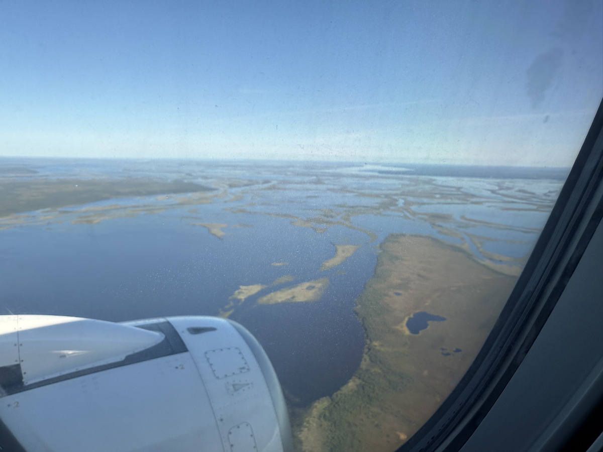 Вид из иллюминатора на Ямал