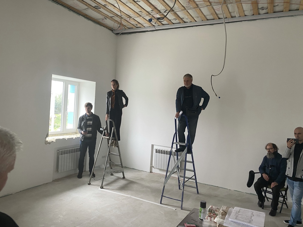 Прикидываем как будет смотреться в пространсвте тотальная инсталляция с макетом. 2020г. ➡️листай дальше