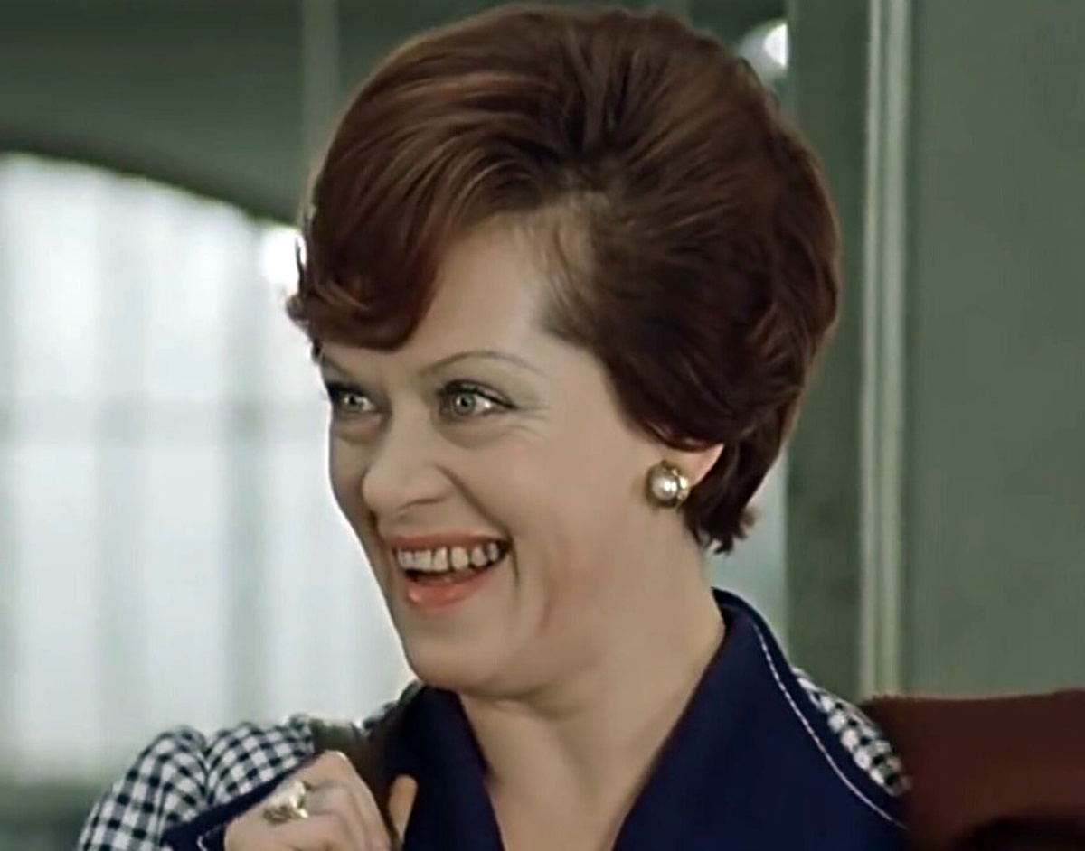 Кадр из фильма «Служебный роман» (1977). https://kz.kinoafisha.info/