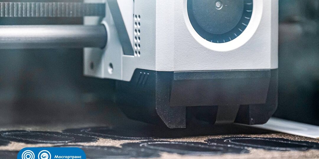 3D-принтеры используют для печати запасных деталей для автобусов и электробусов в Москве