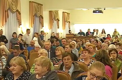     Глава Красноярска Сергей Верещагин провёл встречу с жителями Кировского района