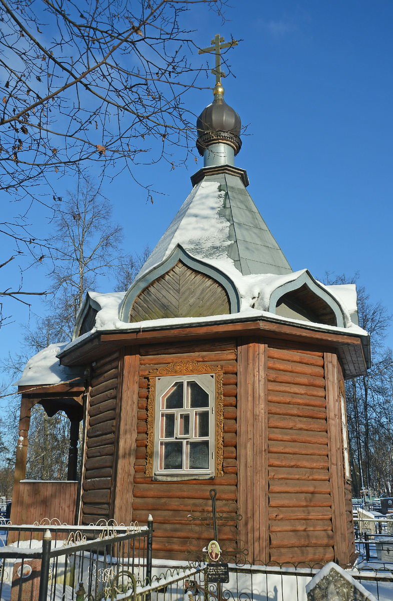 Часовня св. Илии Пророка, выстроенная из дерева в нач. ХХI веке на месте церкви Анны Пророчицы. Фотоснимок автора статьи, выполненный 25 января 2017 г.