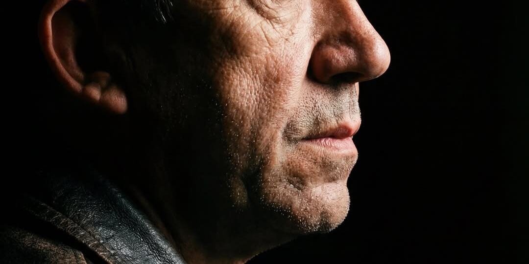 Эксплуатация или признание в любви. Как нейросети воскрешают известных людей