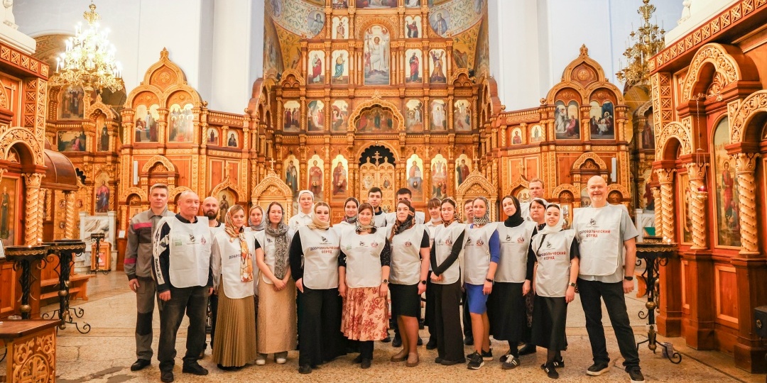 Волонтёры «Маринс Групп» приняли участие в подготовке Спасо-Преображенского собора к Пасхе