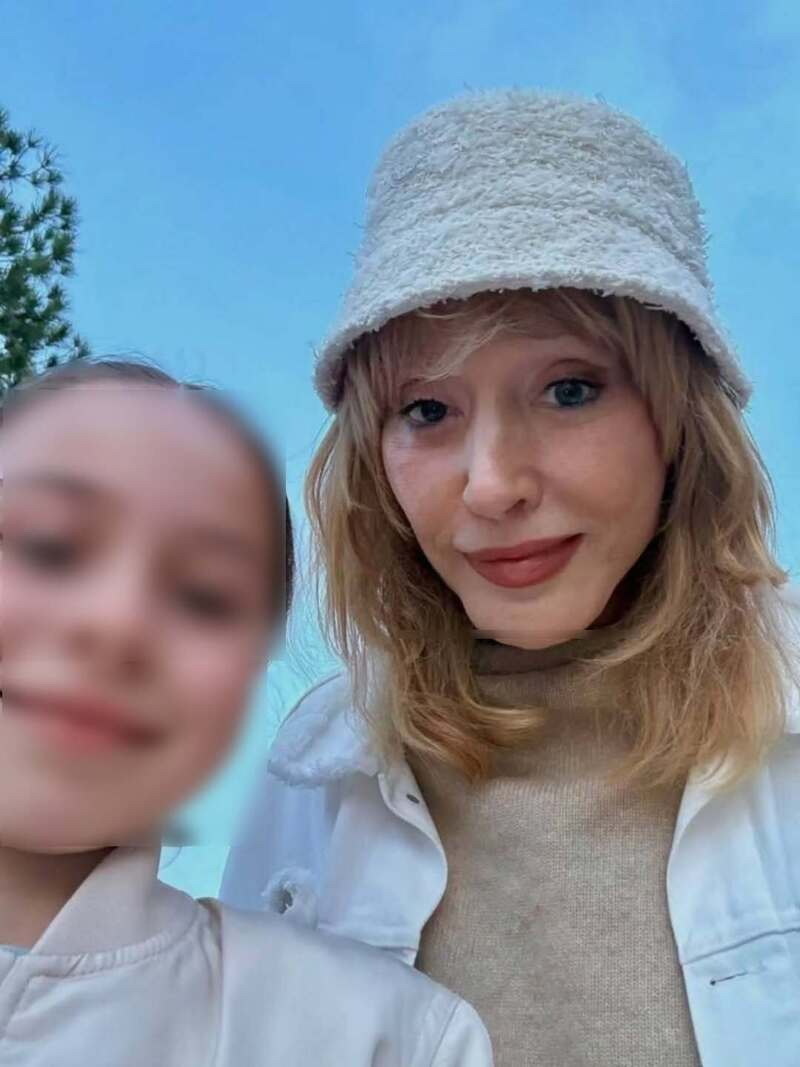 Случайная встреча: несмотря на плохое самочувствие, Примадонна не отказала в фото маленькой поклоннице.