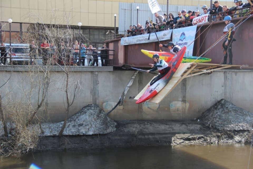    11 апреля. Барнаул. Старый базар. Каяк-кросс и рафт-кросс на Барнаулке