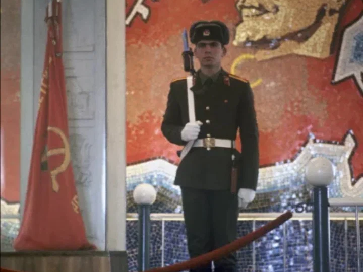 Мечтал стать офицером...