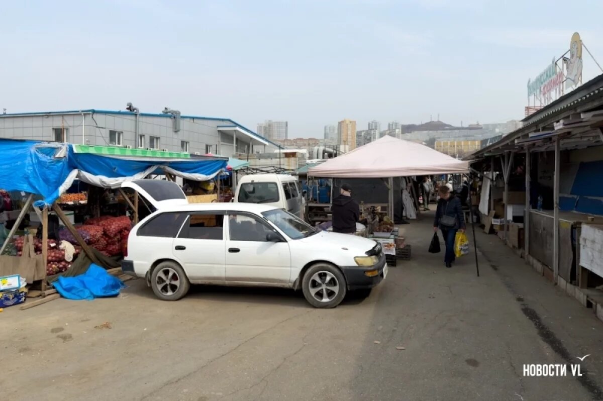    Продуктовый рынок на Спортивной во Владивостоке тоже признали незаконным