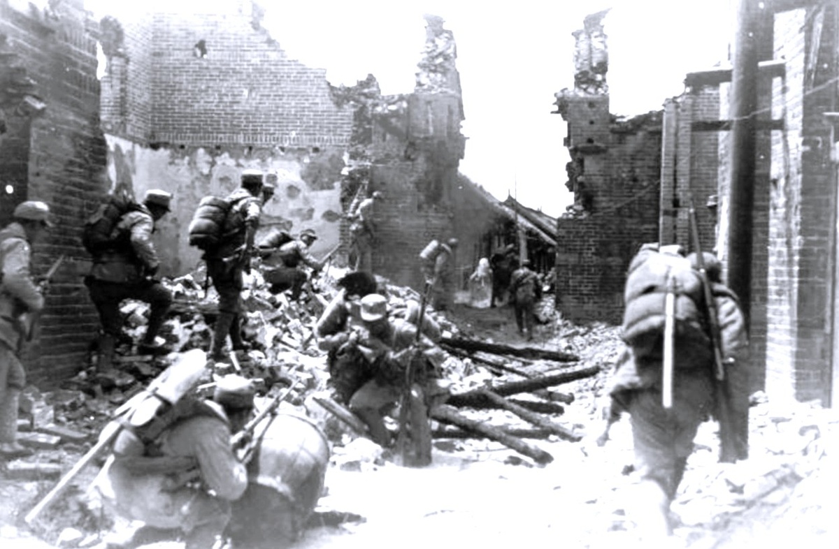 Бои в жилых кварталах в битве при Тайэрчжуане. (1938 год).