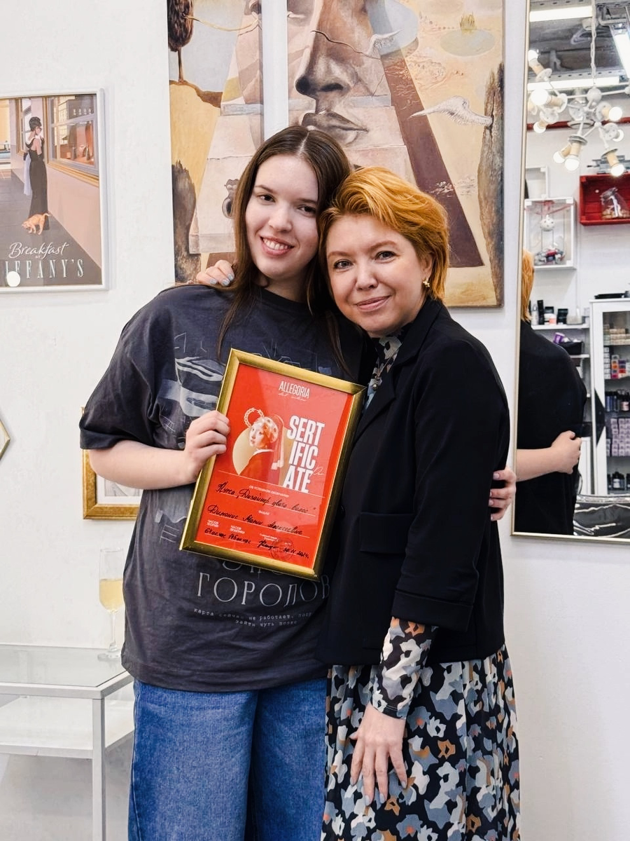 Мария - трёхкратная выпускница Аллегории и Наталья - арт-директор школы