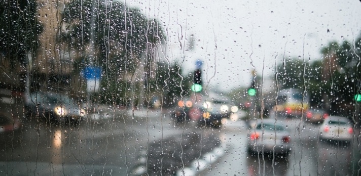 Город накрыл снег с дождем