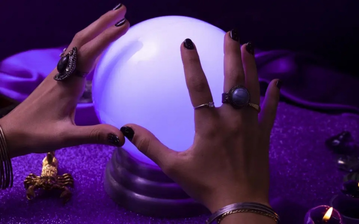    Воронежский суд отправил под домашний арест адвоката по «магическому делу», обвиняемую в мошенничестве на 40 млн рублей Фото – ru.freepik.com