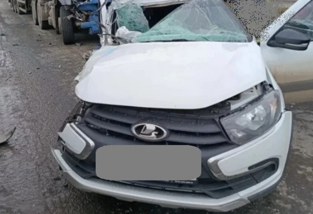    В Белой Холунице «Лада Гранта» столкнулась с КАМАЗом