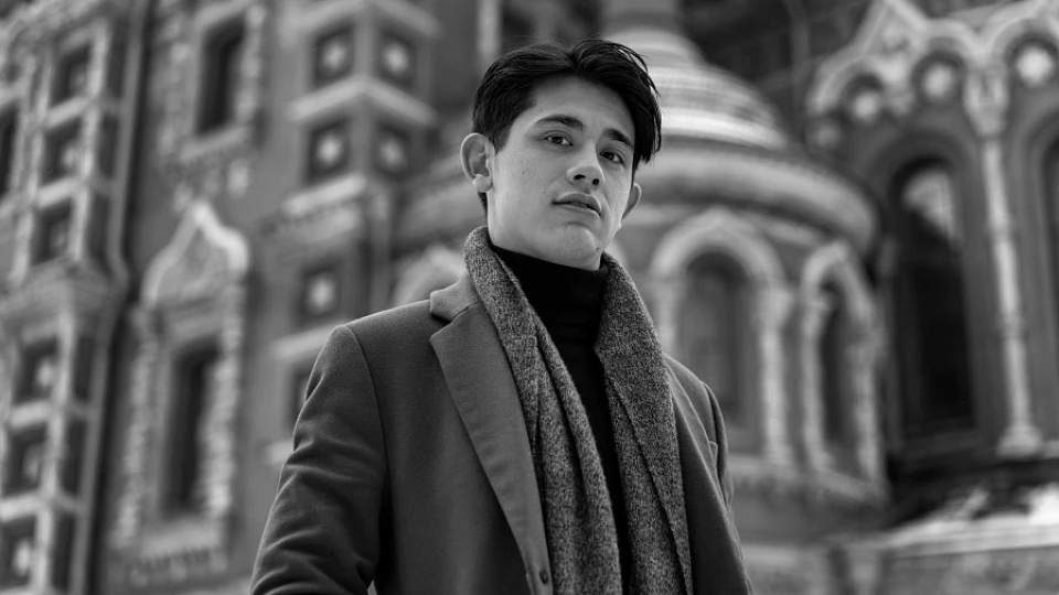 В Воронеже выступит молодой британо-индонезийский пианист Джордж Харлионо